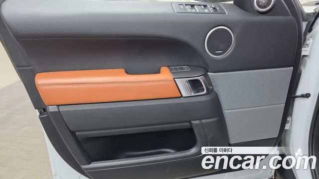 Land Rover Range Rover Sport 2017 — photo 14