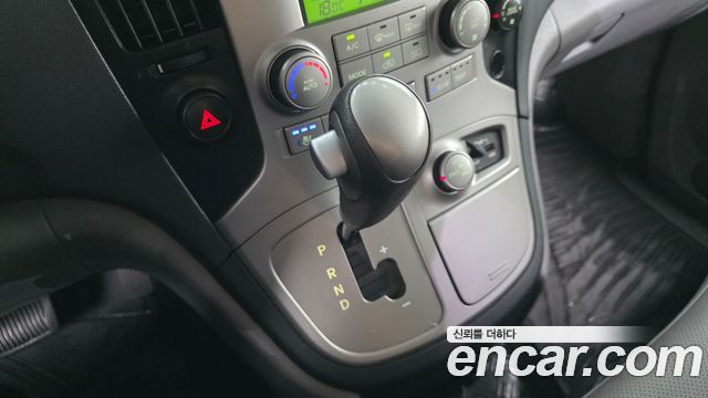 Hyundai Starex 2015 — photo 9