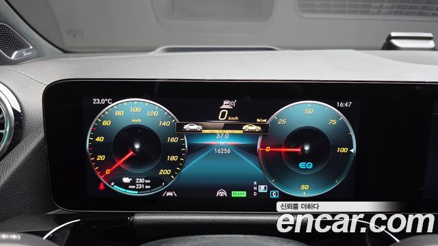 Mercedes-Benz EQA 2023 — photo 11
