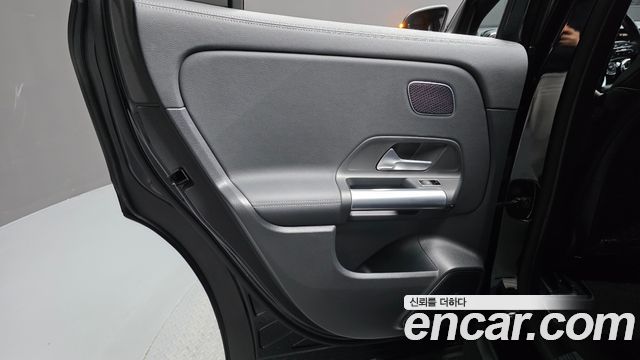 Mercedes-Benz EQA 2023 — photo 15