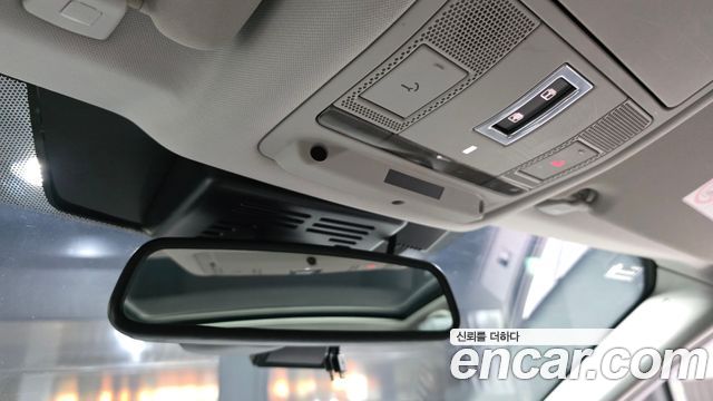 Land Rover Discovery Sport 2018 — photo 16