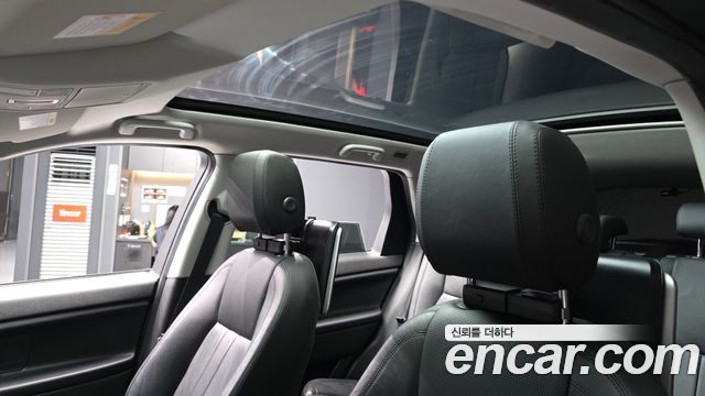 Land Rover Discovery Sport 2018 — photo 19