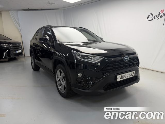 Toyota RAV4 2021 — photo 4