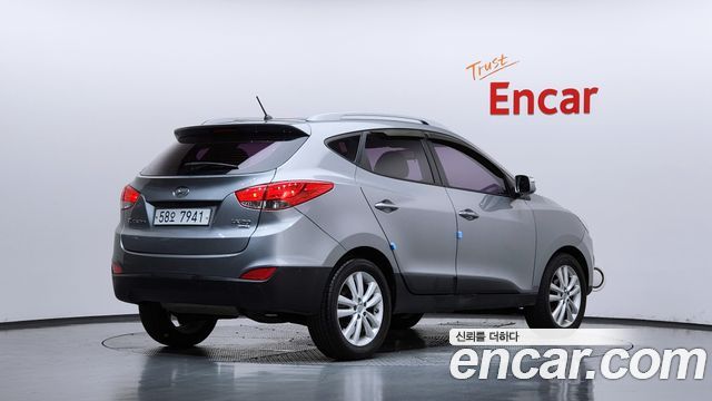 Hyundai Tucson 2011 — photo 2