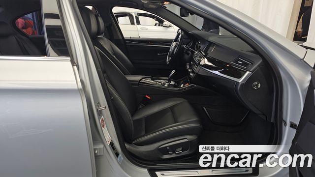 BMW 5-Series 2014 — photo 11