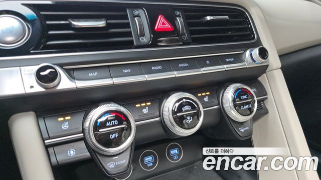 Genesis G70 2021 — photo 24