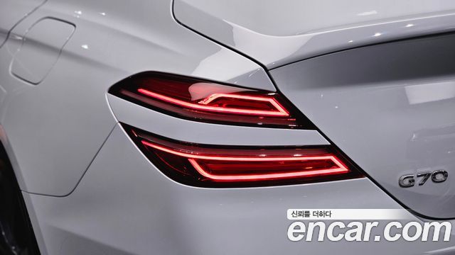 Genesis G70 2021 — photo 9
