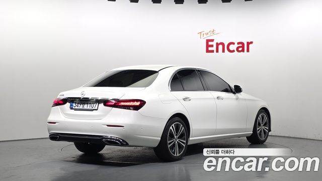 Mercedes-Benz E-Class 2021 — photo 2