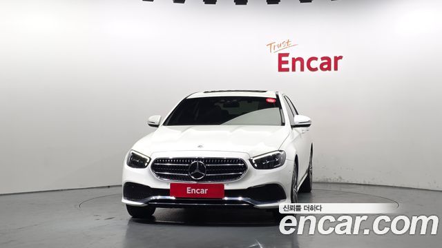 Mercedes-Benz E-Class 2021 — photo 3