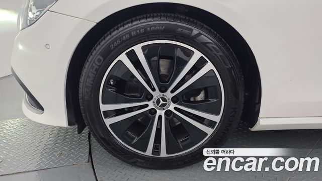 Mercedes-Benz E-Class 2021 — photo 5