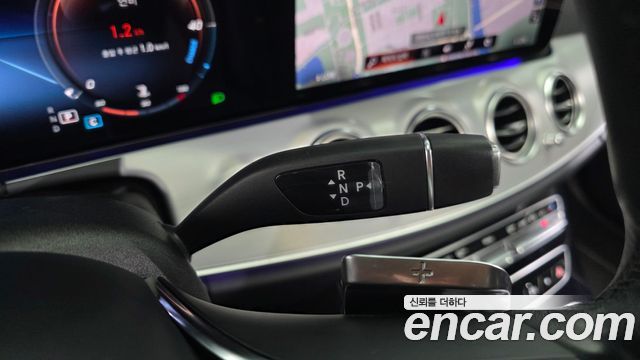 Mercedes-Benz E-Class 2021 — photo 12