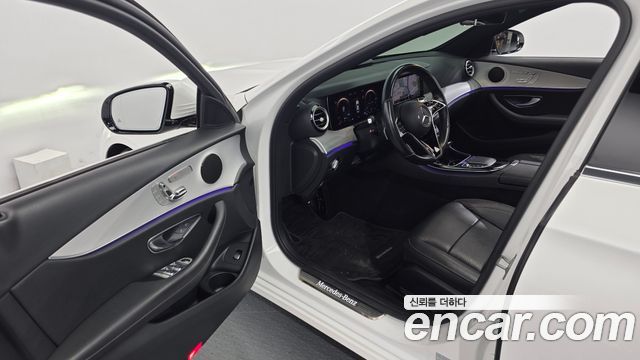 Mercedes-Benz E-Class 2021 — photo 13