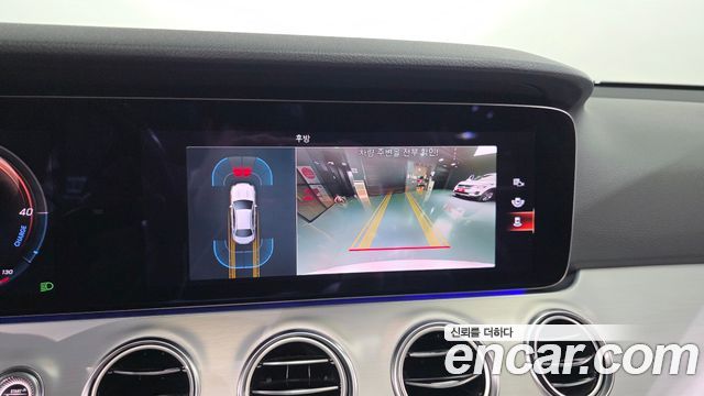 Mercedes-Benz E-Class 2021 — photo 21