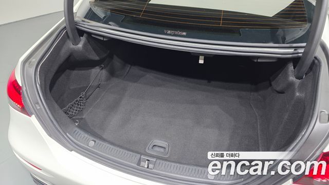 Mercedes-Benz E-Class 2021 — photo 24