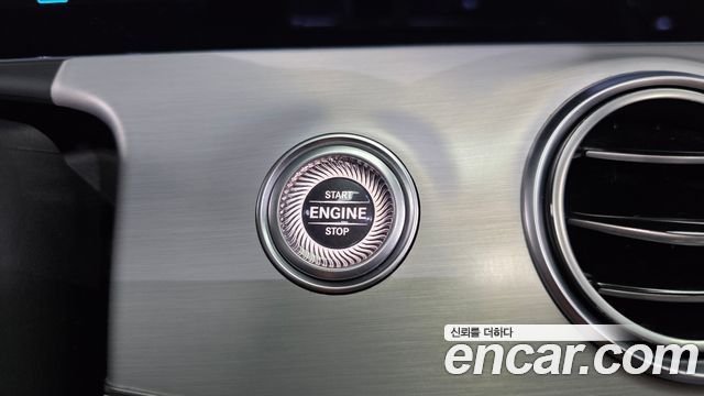 Mercedes-Benz E-Class 2021 — photo 26