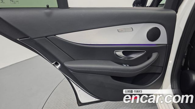 Mercedes-Benz E-Class 2021 — photo 15