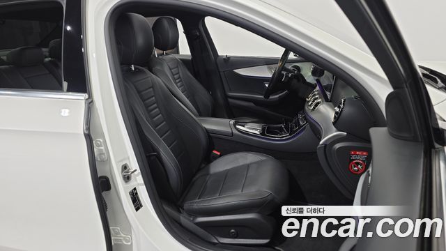 Mercedes-Benz E-Class 2021 — photo 16