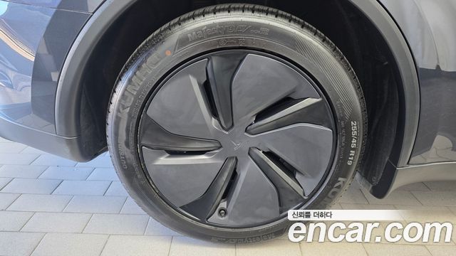 Tesla Model Y 2026 — photo 5