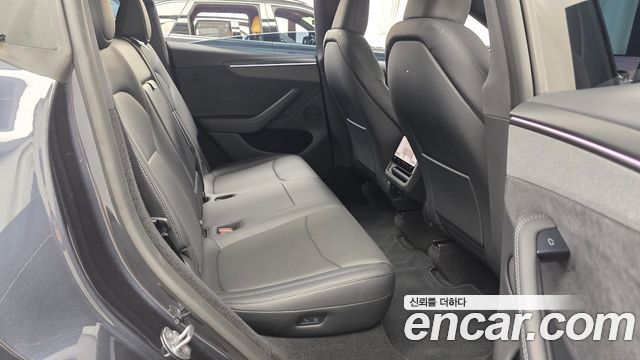 Tesla Model Y 2026 — photo 17