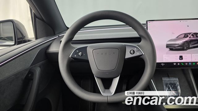 Tesla Model Y 2026 — photo 18