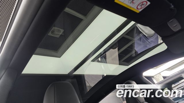 Tesla Model Y 2026 — photo 23