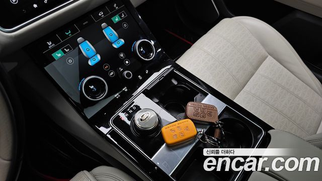 Land Rover Range Rover Velar 2018 — photo 12