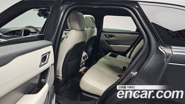 Land Rover Range Rover Velar 2018 — photo 17