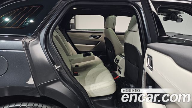 Land Rover Range Rover Velar 2018 — photo 18