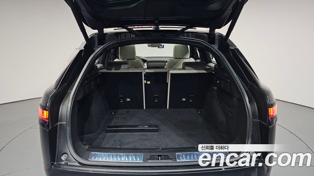 Land Rover Range Rover Velar 2018 — photo 26