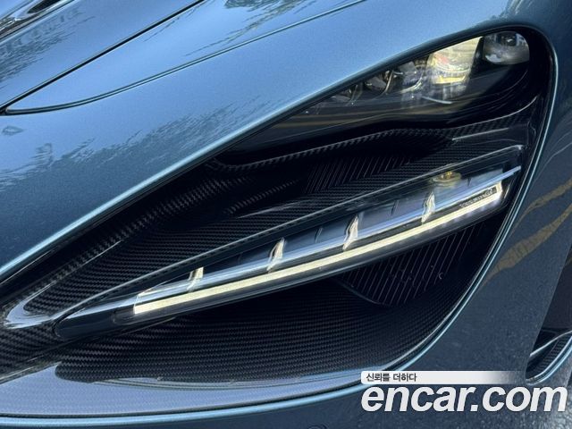 Mclaren 720S 2019 — photo 11