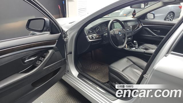 BMW 5-Series 2013 — photo 10