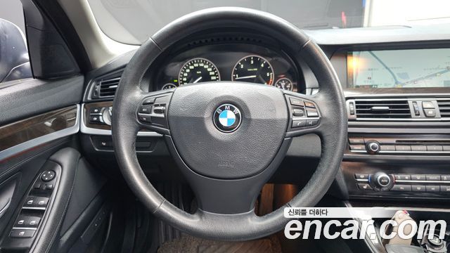 BMW 5-Series 2013 — photo 12