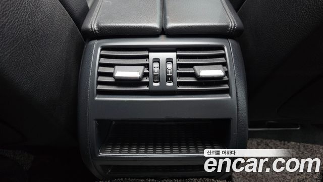 BMW 5-Series 2013 — photo 17