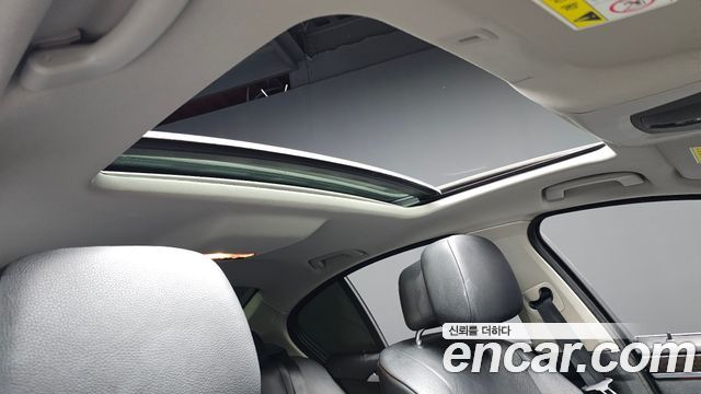 BMW 5-Series 2013 — photo 19