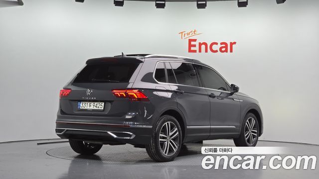 Volkswagen Tiguan 2023 — photo 2