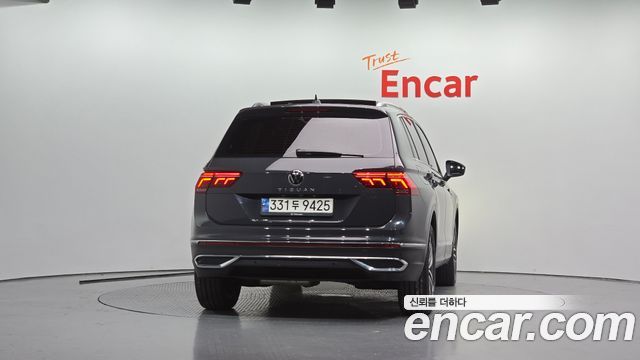 Volkswagen Tiguan 2023 — photo 4