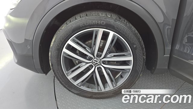 Volkswagen Tiguan 2023 — photo 5