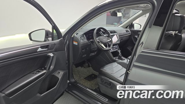 Volkswagen Tiguan 2023 — photo 13