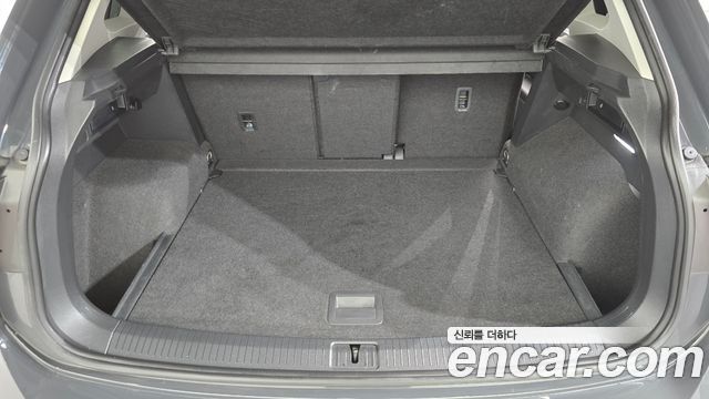 Volkswagen Tiguan 2023 — photo 22