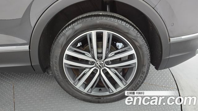 Volkswagen Tiguan 2023 — photo 7