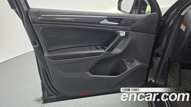 Volkswagen Tiguan 2023 — photo 14