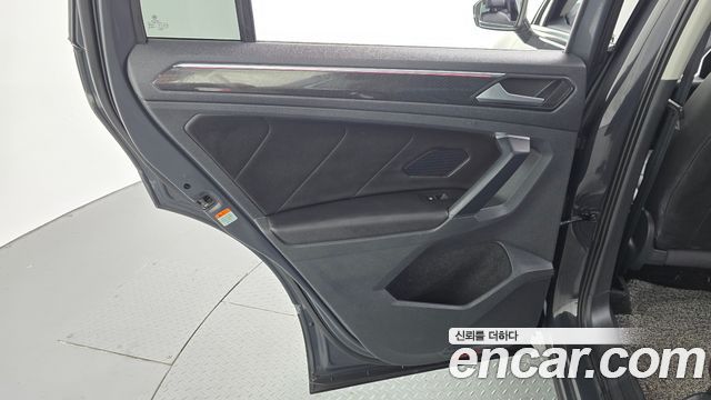 Volkswagen Tiguan 2023 — photo 15