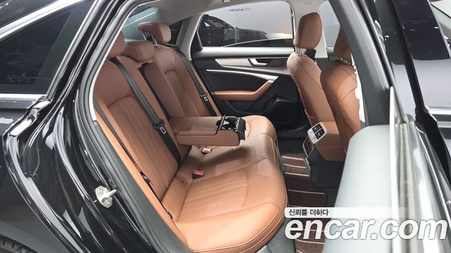Audi A6 2022 — photo 18