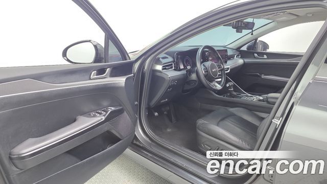 Kia K5 2023 — photo 13