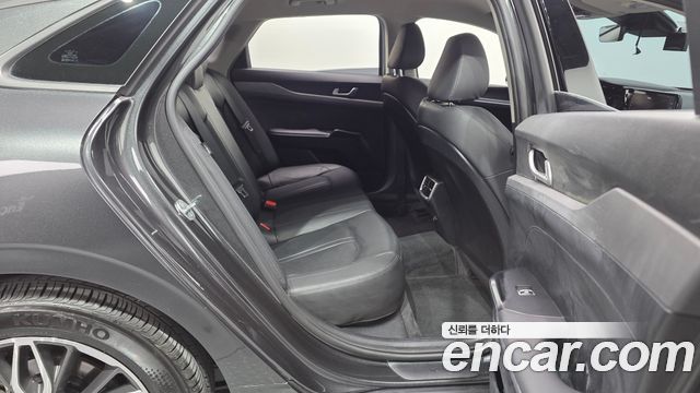 Kia K5 2023 — photo 17