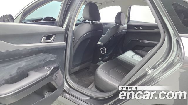 Kia K5 2023 — photo 18