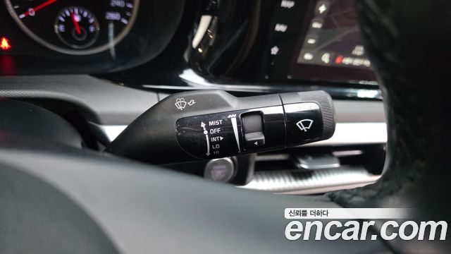 Kia K5 2023 — photo 28