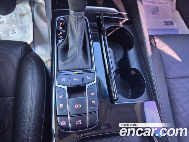 Kia K7 2018 — photo 10