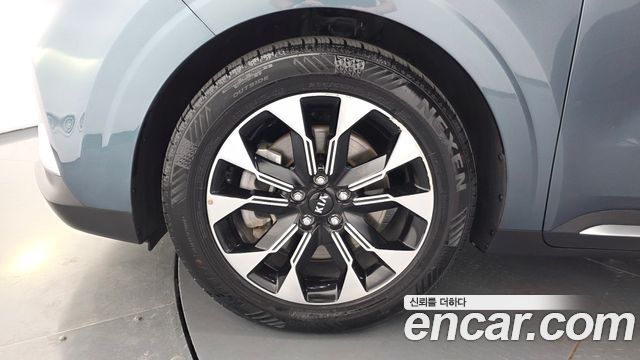 Kia Canival 2021 — photo 5