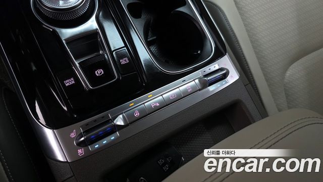 Kia Canival 2021 — photo 19